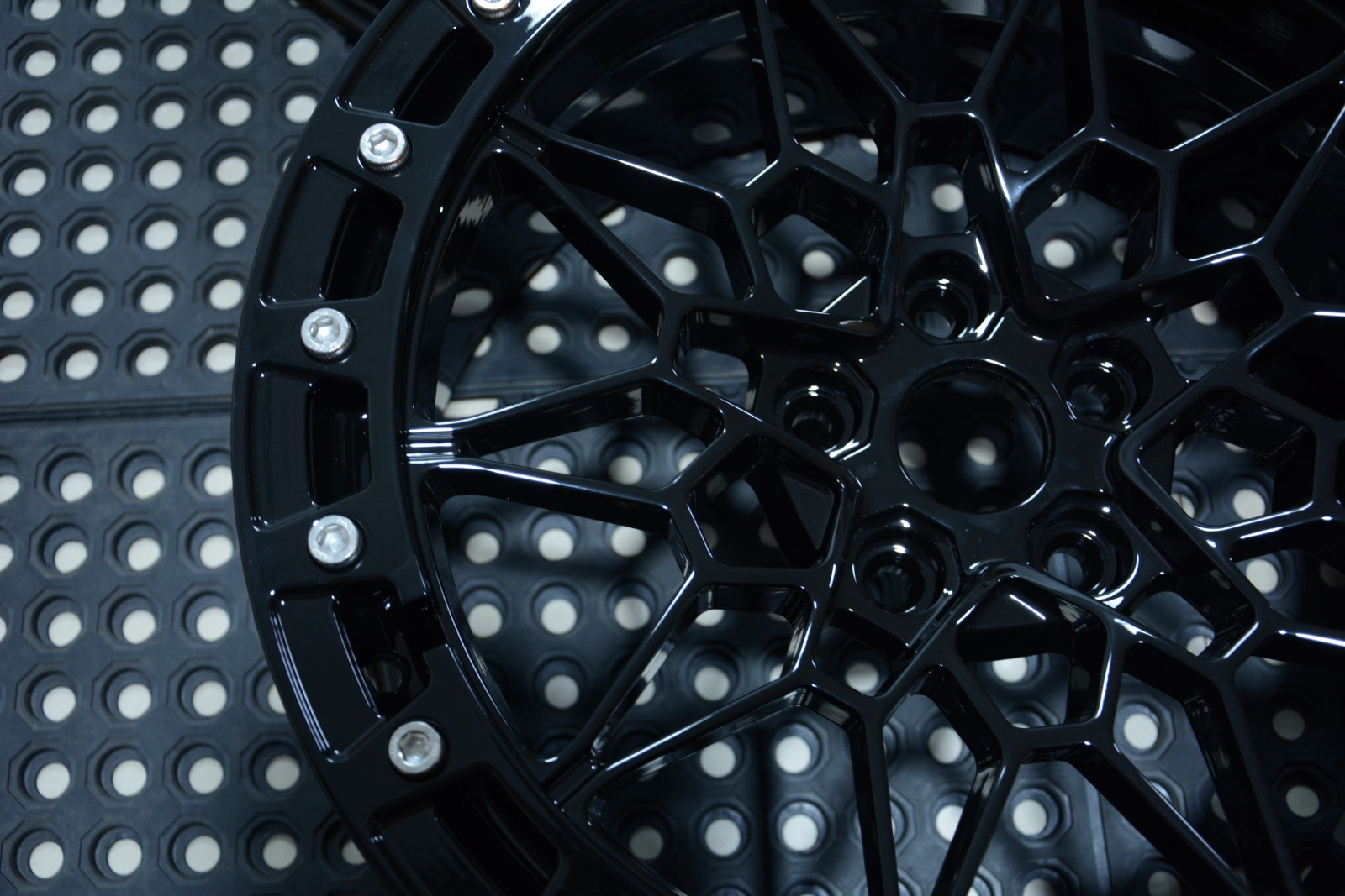 Ryvik Forged wheel machining detail